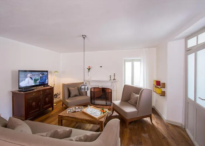 Semesterbostad Felice Sul Sala Comacina